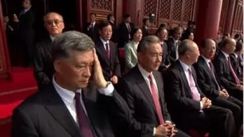 “纽卡2-0切尔西：伊萨克进球，迪萨西乌龙送礼”